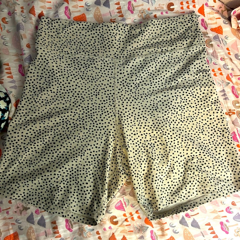 Abercrombie & Fitch Cheetah Print Buttery Soft Biker Shorts (XL)
